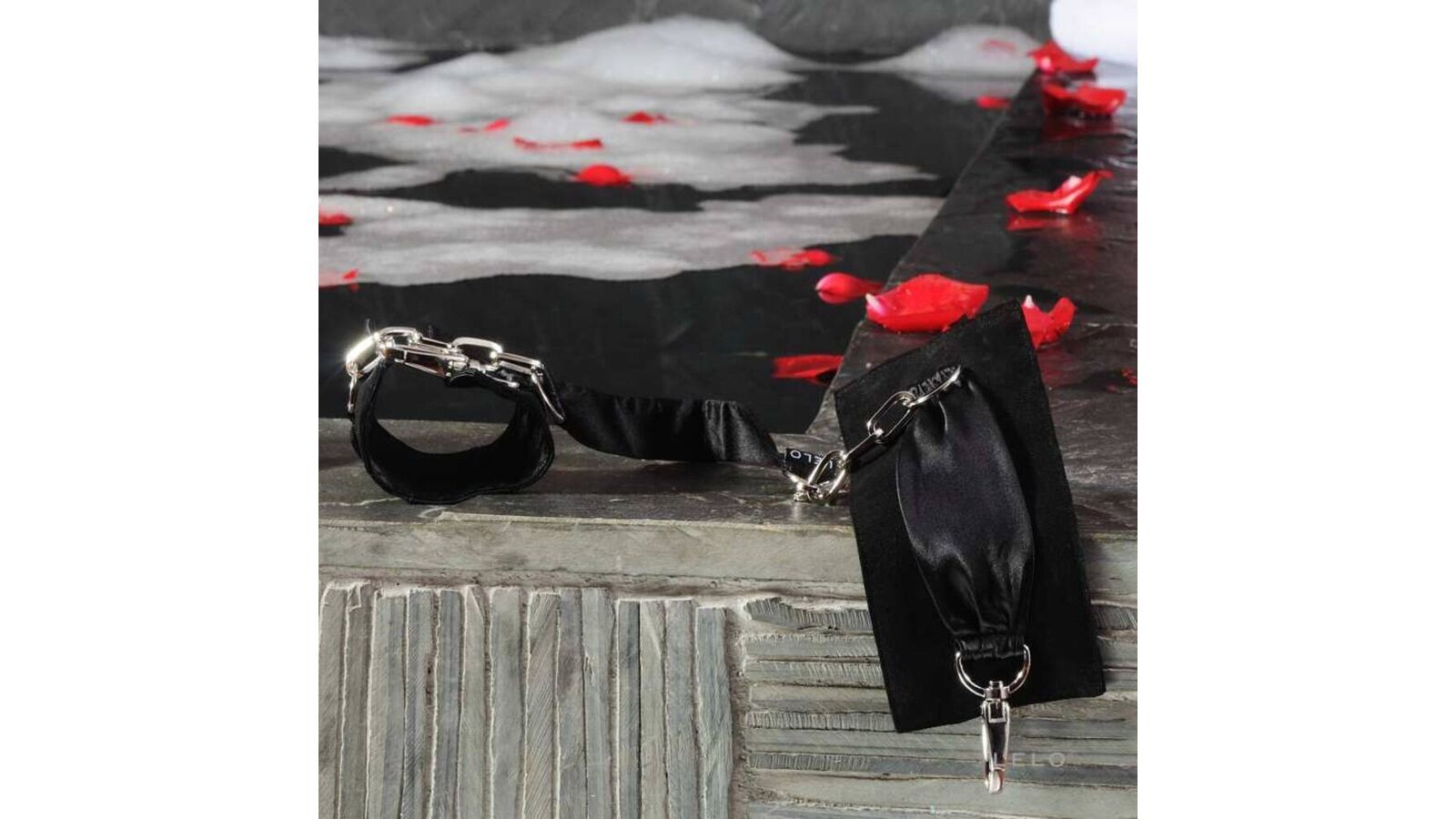 LELO Sutra Chainlink Cuffs