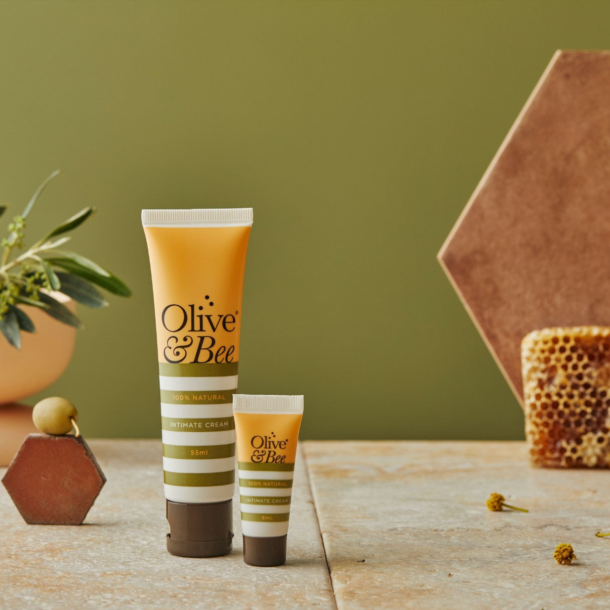 Olive and Bee Oil Based Lubricant Jo Divine Olive and Bee Oil Based Lubricant Jo Divine
